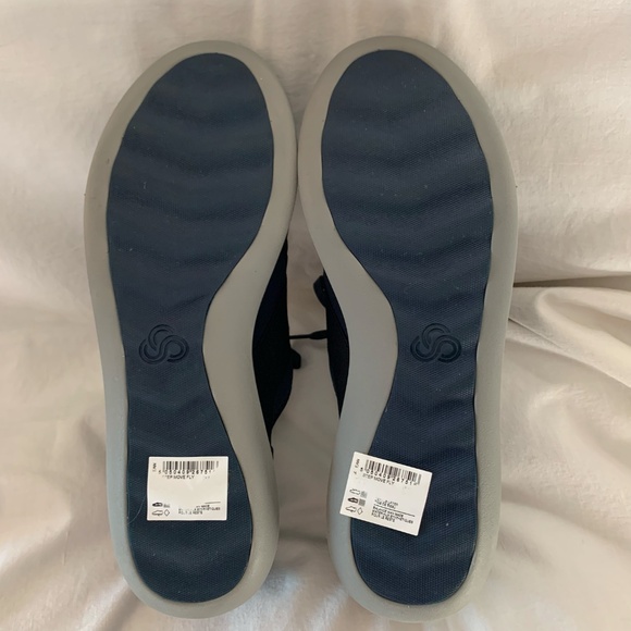 Clarks Cloudsteppers blue 'Step Move Fly' sneakers - Picture 5 of 10
